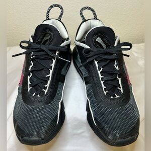 Nike Air Max 2090 Women’s Athletic Shoes. Size 7.